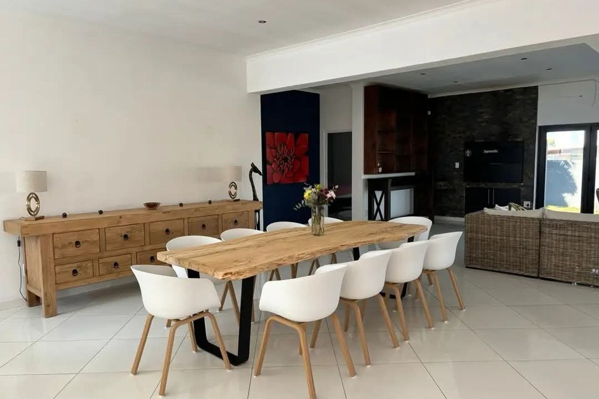 Three bedroom Fully Furnished Home Available to Let 1st February 2026 - Photo 4