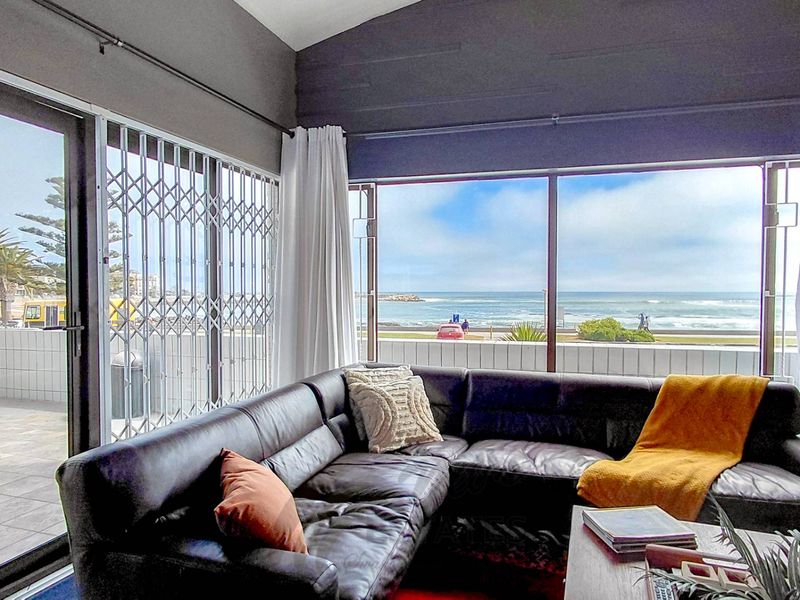 Sea Front Furnished Apartment to Rent in Swakopmund - Photo 2