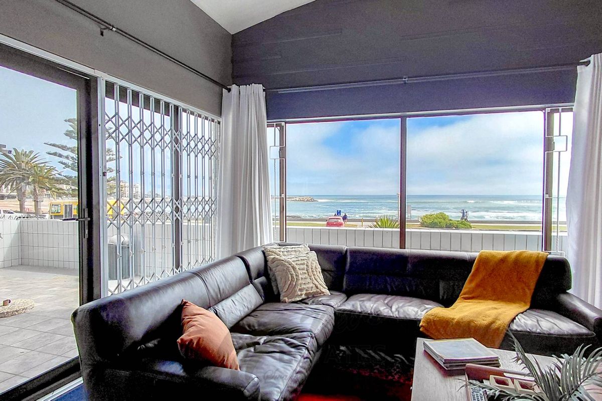 Sea Front Furnished Apartment to Rent in Swakopmund - Photo 2