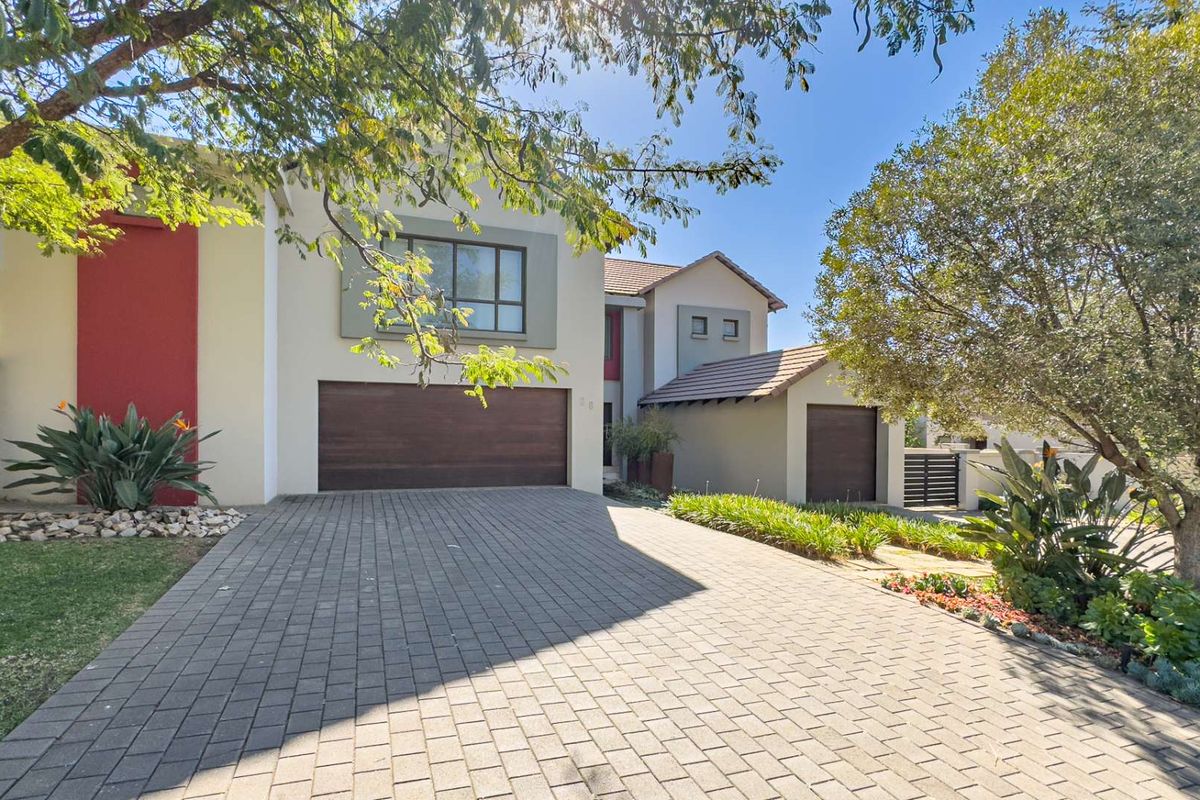 Exclusive Mandate - a Family home like no other - Photo 5