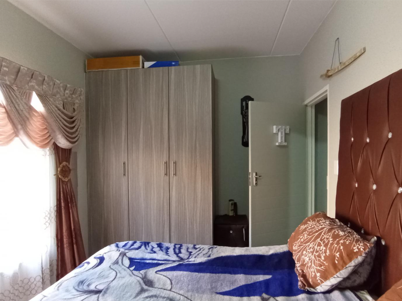 Beautiful Ground floor unit up for grabs - Photo 8