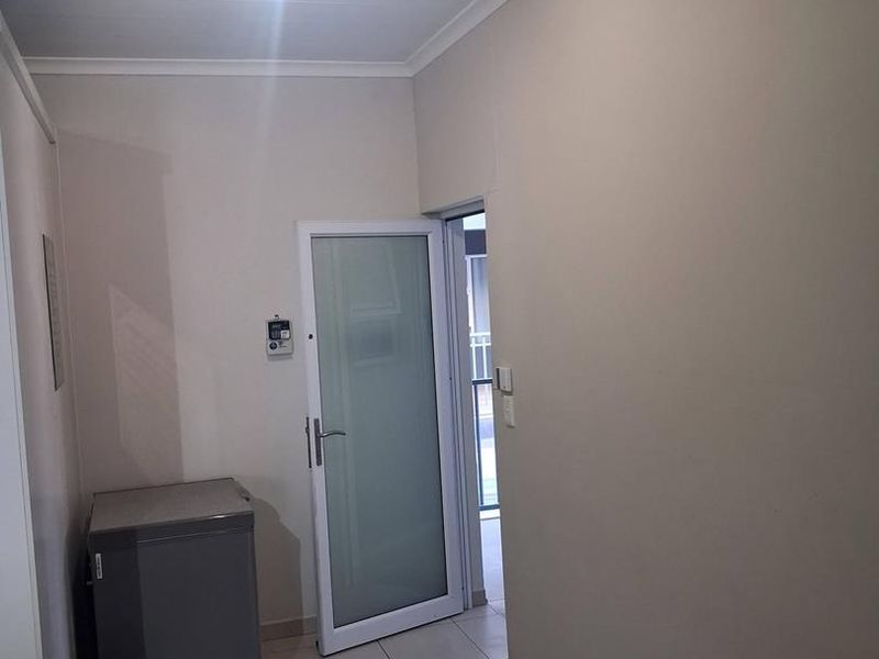 2 Bedroom Apartment To Let In Pionierspark Ext 1 - Photo 10