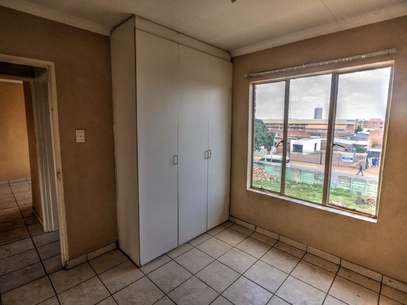 Convenient and Secure Living in a Prime Location - Photo 7