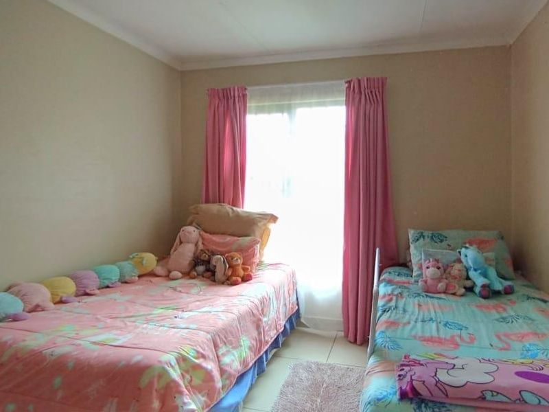 Comfortable Living - Photo 8