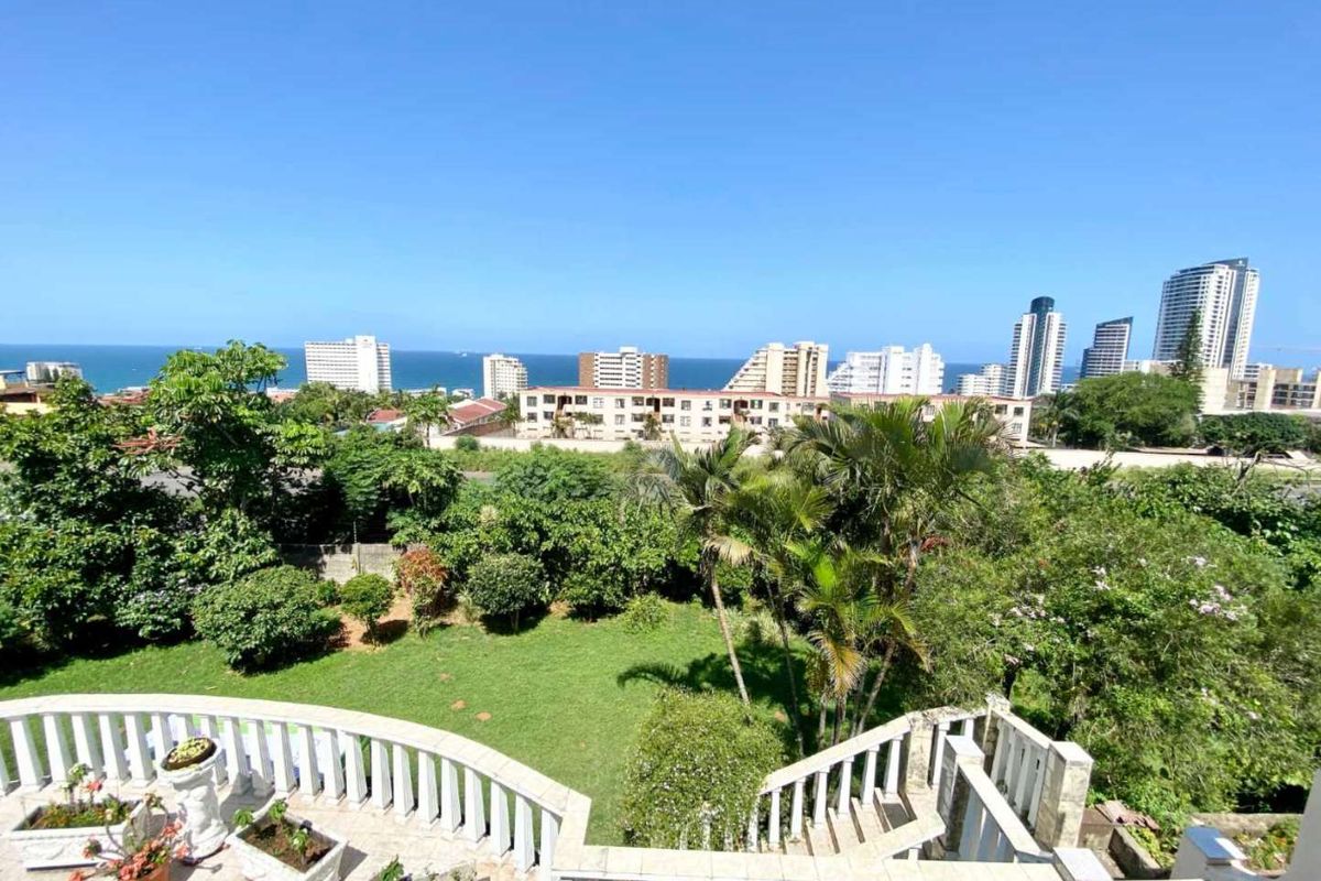 Spacious Family Home in Umhlanga (Shared Property) - Photo 2