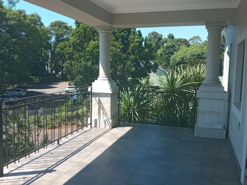 241m2 First-Floor Office with Balcony – Central Hillcrest - Photo 1