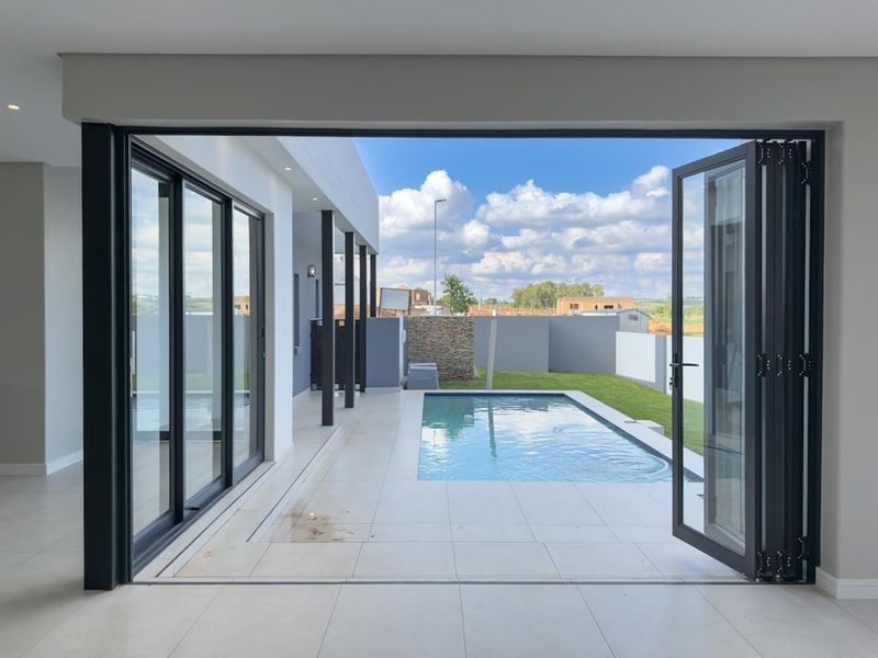 Modern Family Home in Fountainbrook Estate — Designed for Comfort and Easy Living - Photo 5