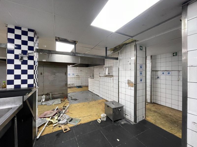 336m2 of Prime Restaurant / Retail Space To Let – Heart of Umhlanga Village - Photo 10