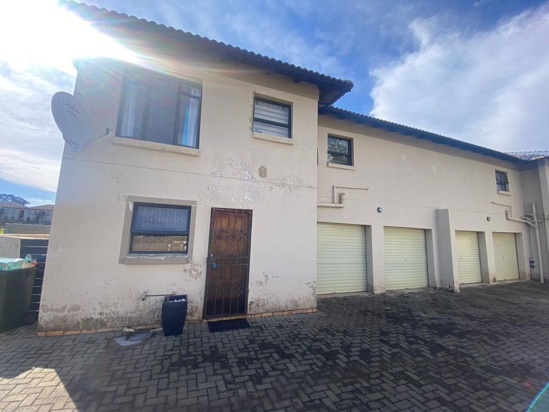 Three bedroom home for sale - Photo 2