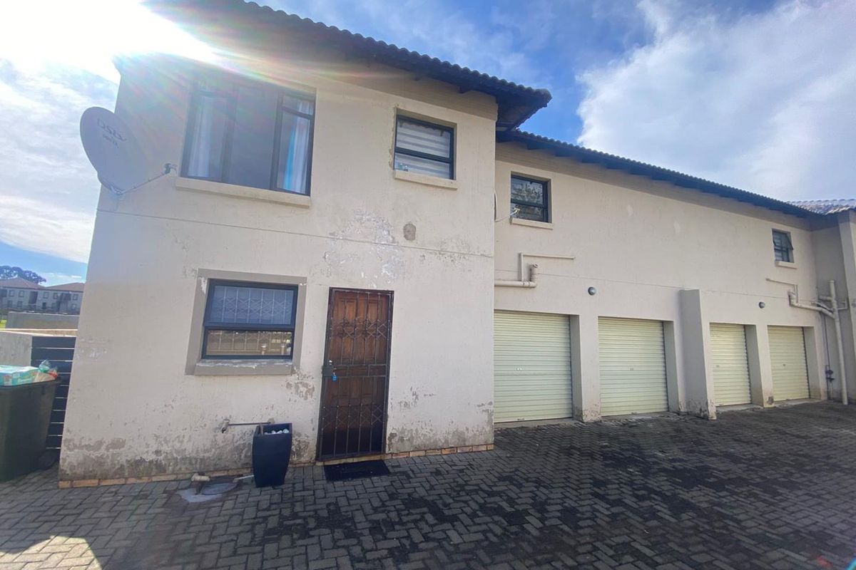 Three bedroom home for sale - Photo 2