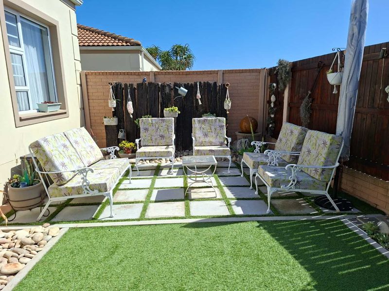 Beautiful home in secure estate - R1 650 000 - Photo 3