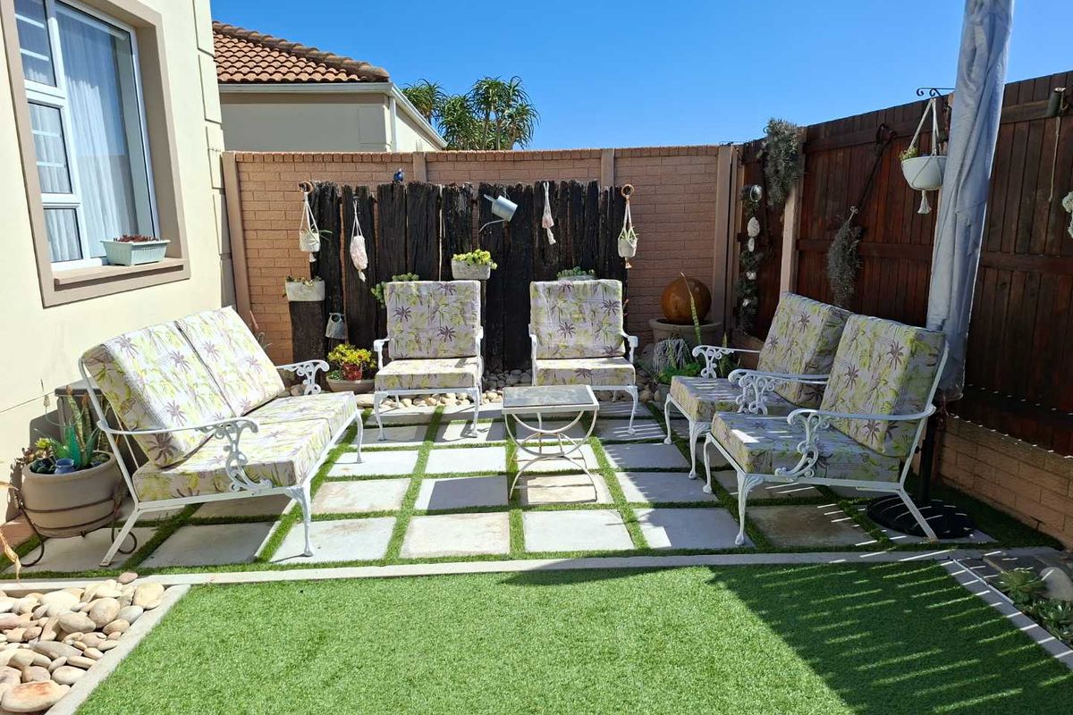 Beautiful home in secure estate - R1 650 000 - Photo 3