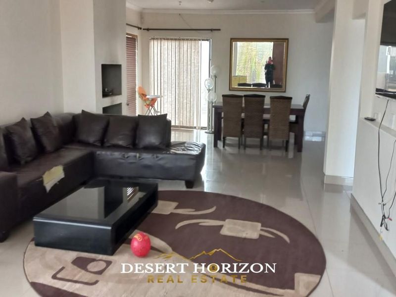 Walvisbay, Meersig | Beautiful Family Home For Sale - Photo 3