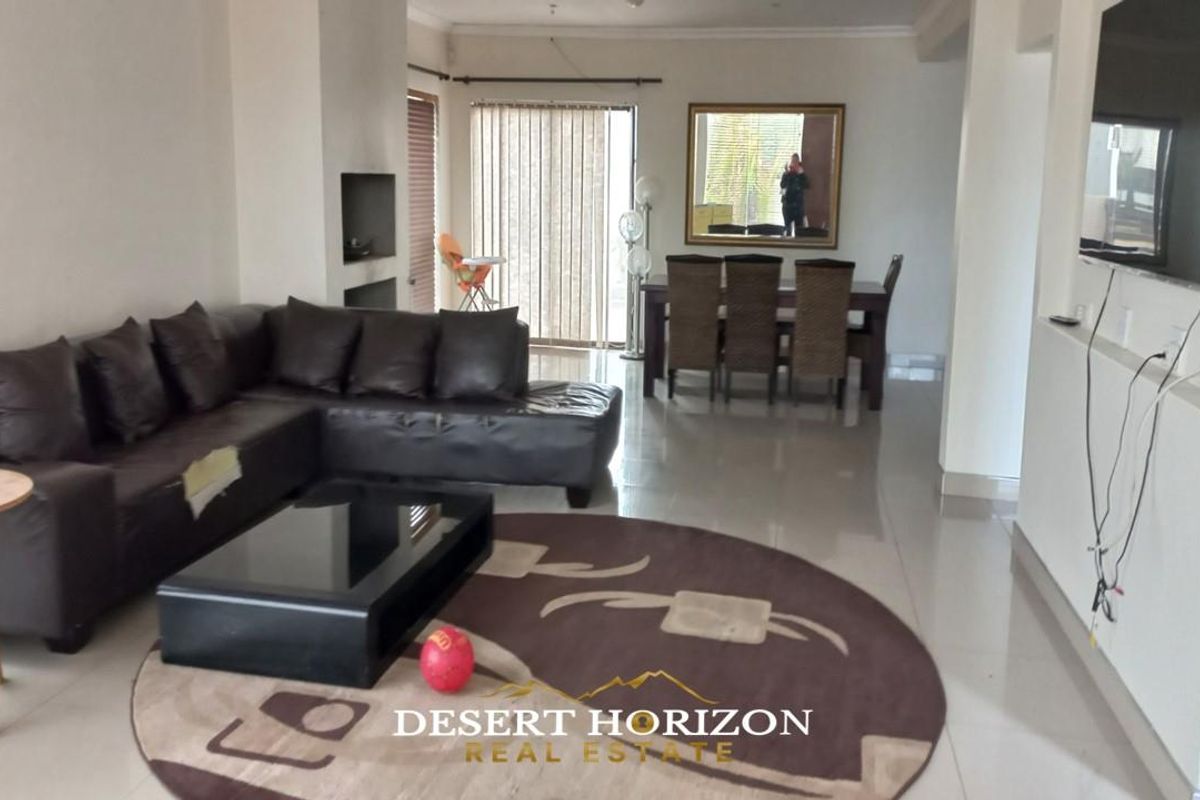 Walvisbay, Meersig | Beautiful Family Home For Sale - Photo 3