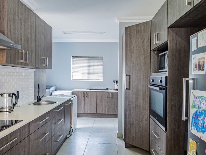 Full Title Retirement Living - Photo 6