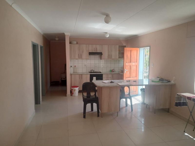 For Sale – A well-maintained, move-in-ready home in Ondangwa Extension 14 - Photo 5