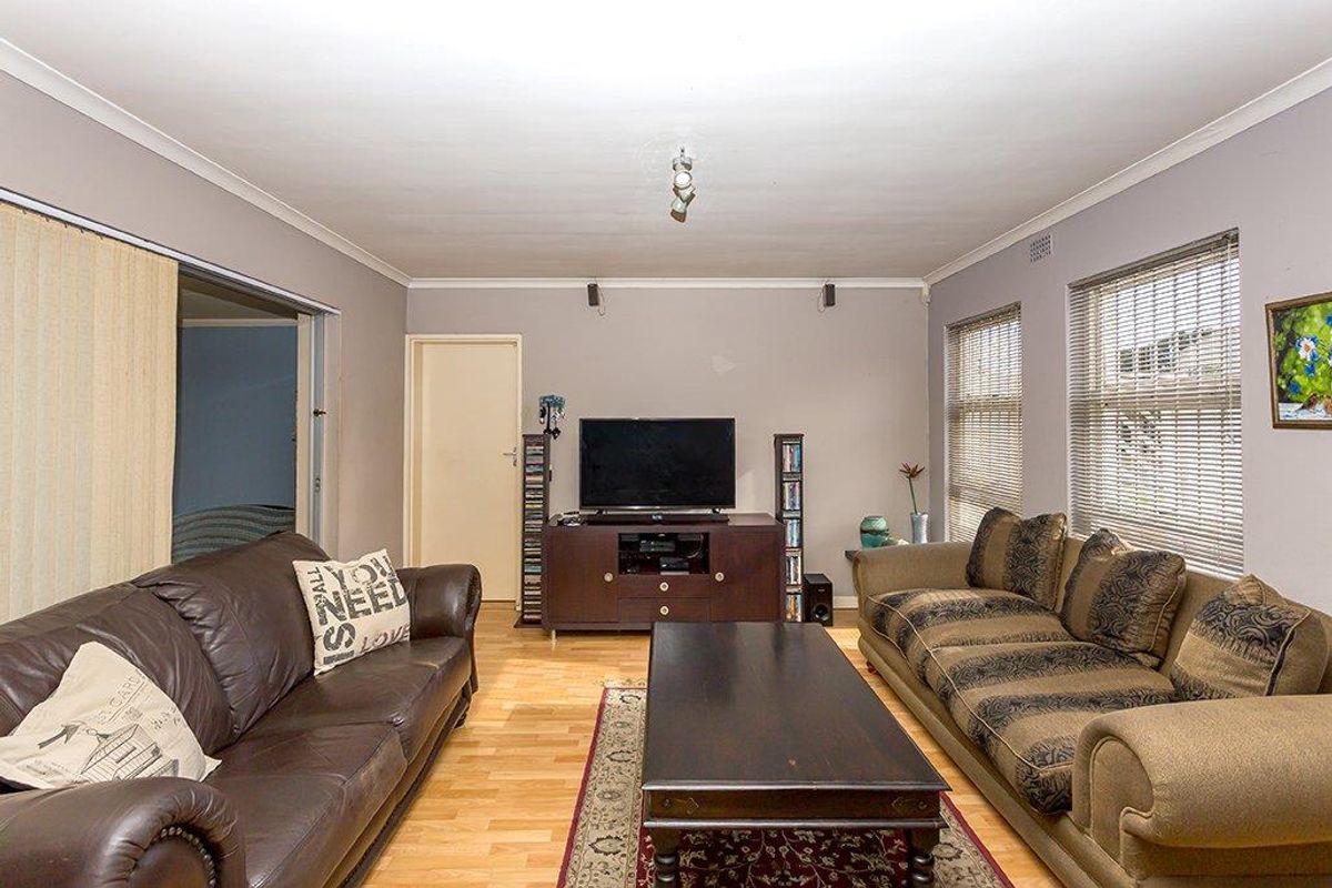 Perfect Family Home in the perfect location - Photo 3
