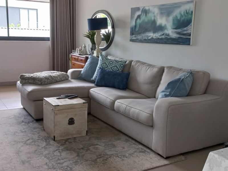 VERY ATTRACTIVE 1 BEDROOM APARTMENT - Photo 3