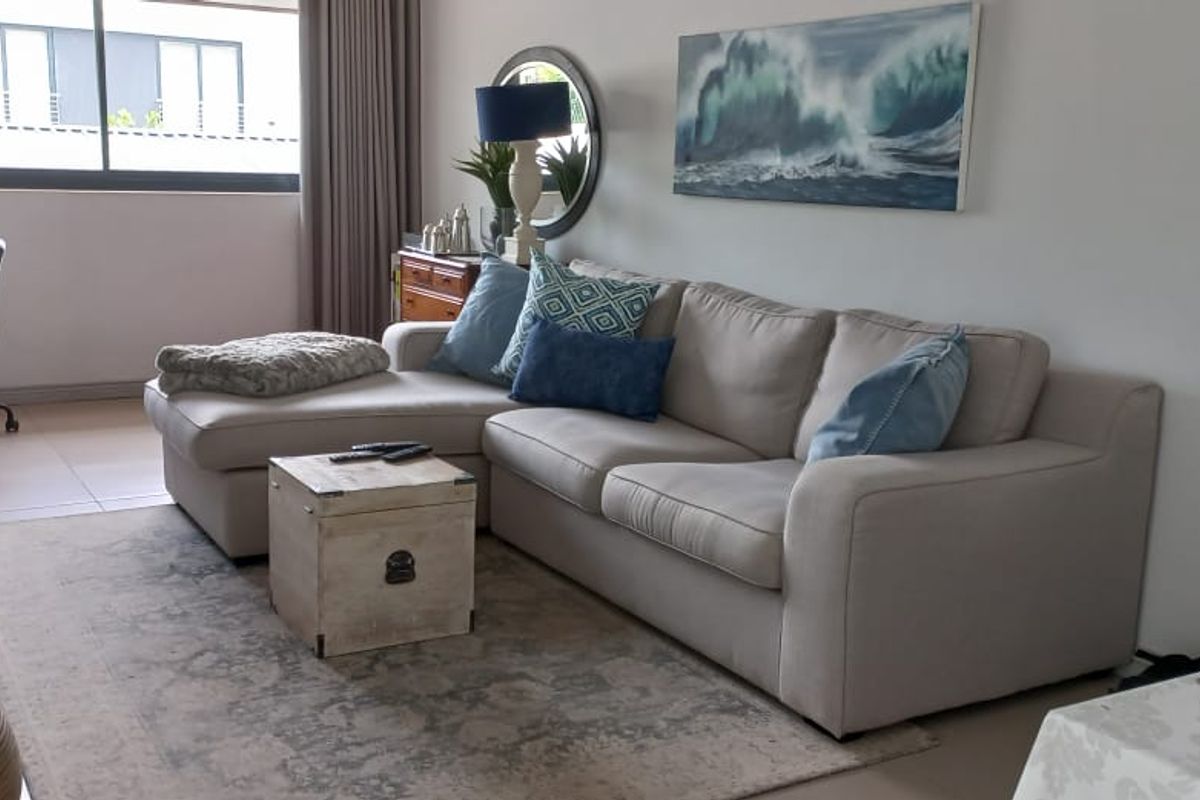 VERY ATTRACTIVE 1 BEDROOM APARTMENT - Photo 3