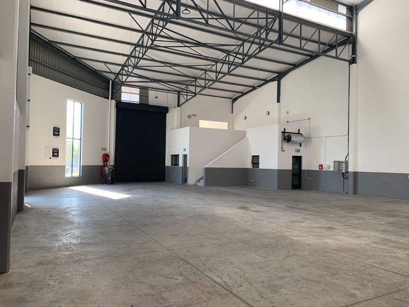 Upmarket Durbanville Warehouse with Modern Offices to Let - Photo 7