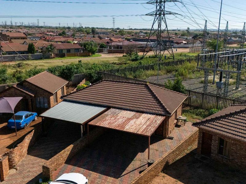 Great Low Maintenace Start up Home !!! - Photo 9