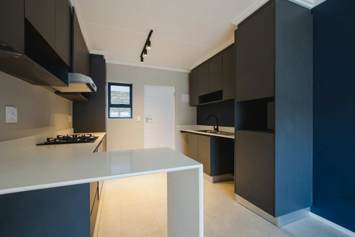 Move In, Live Smart - With Backup Water & Electricity! - Photo 3