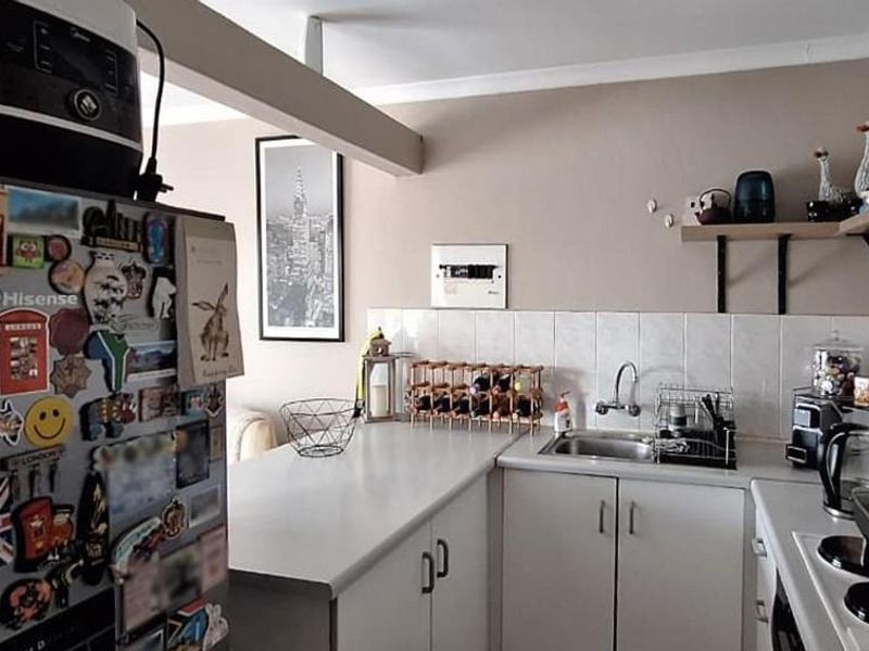 Priced to sell property - Photo 6