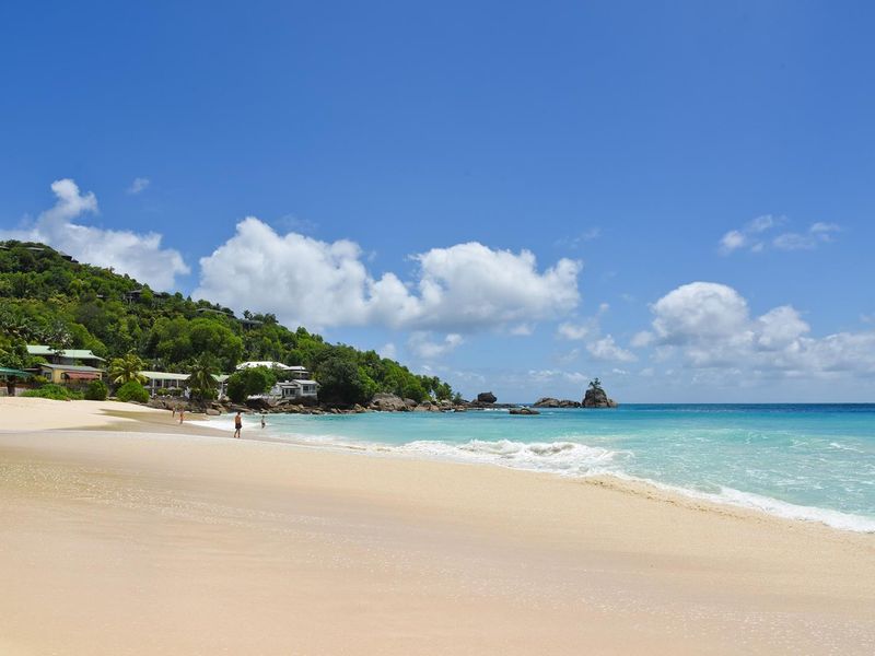 Prime residential/tourism development beachfront land - Photo 2