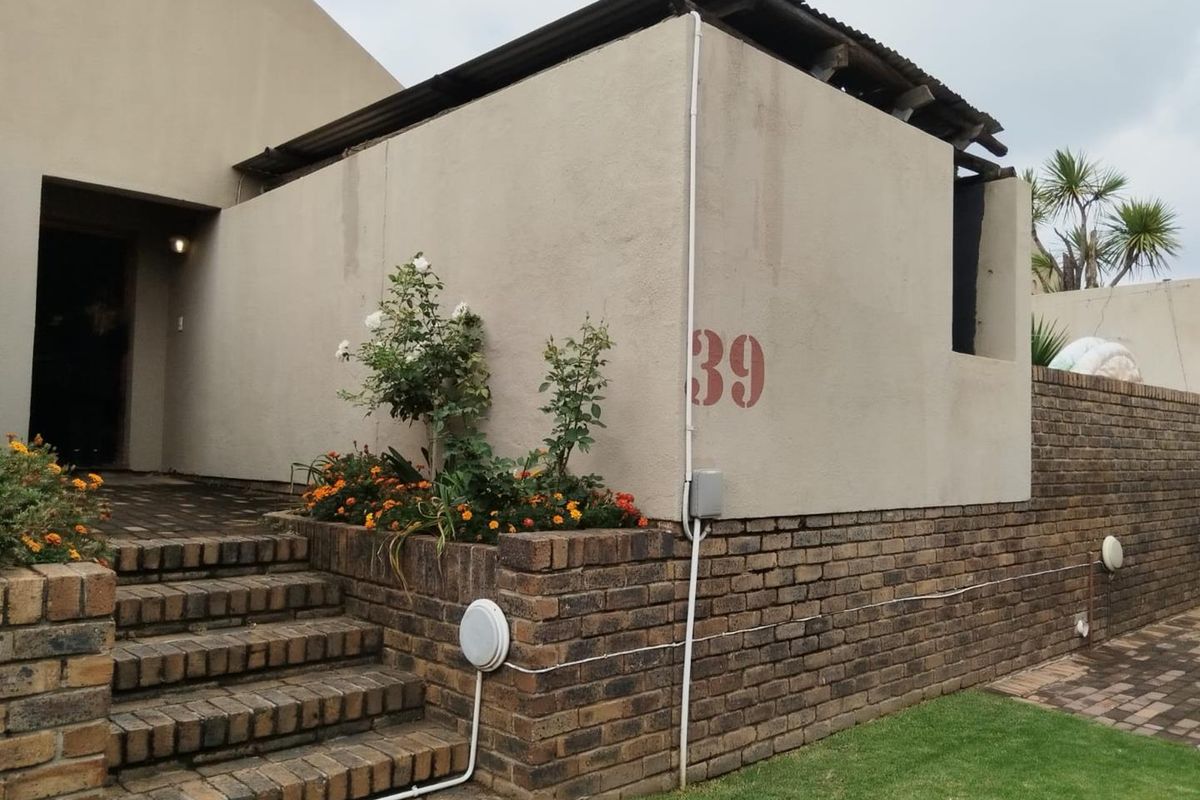 2-Bedroom Unit with Private Garden and Built-In Braai in Glen Marais - Photo 4