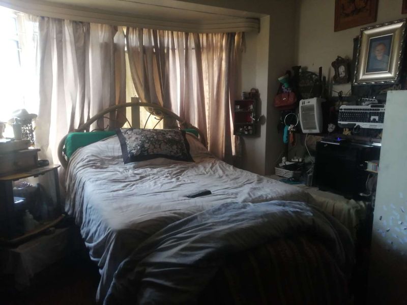 Old Beauty close to The Glen Shopping Centre & Comaro Crossing! - Photo 8