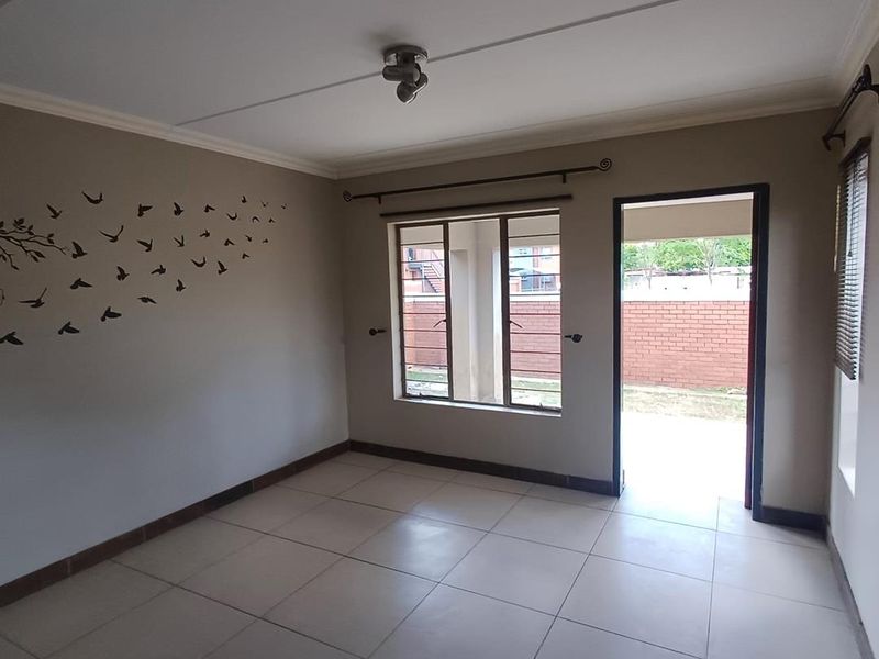 2 Bedroom Apartment To Let - Photo 2
