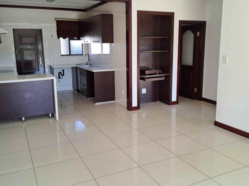 Executive 2-Bedroom Apartment with North-Facing Views in Lake Xanadu, Midrand - Photo 8