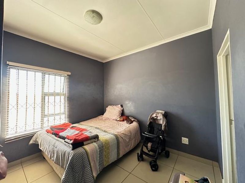 Modern 3-Bedroom Home for Sale in Heatherview, Akasia - Photo 6