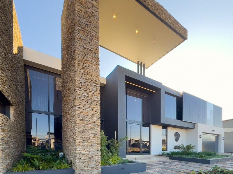 Modern Automated Mansion in Midstream Heights – Where Cutting-Edge Technology Meets Timeless Luxury - Photo 5