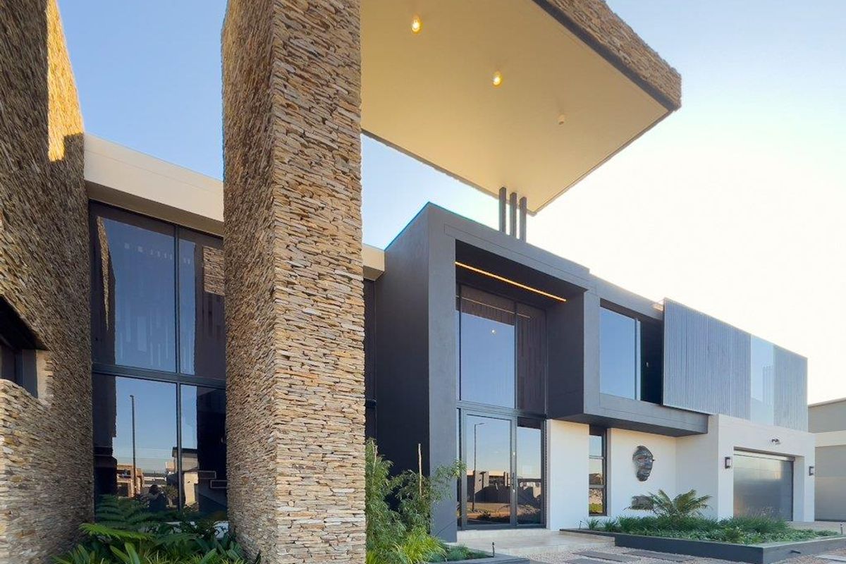 Modern Automated Mansion in Midstream Heights – Where Cutting-Edge Technology Meets Timeless Luxury - Photo 5