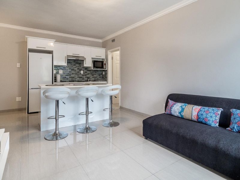 Fully Renovated 2-Bedroom, 2-Bathroom Apartment!! - Photo 2