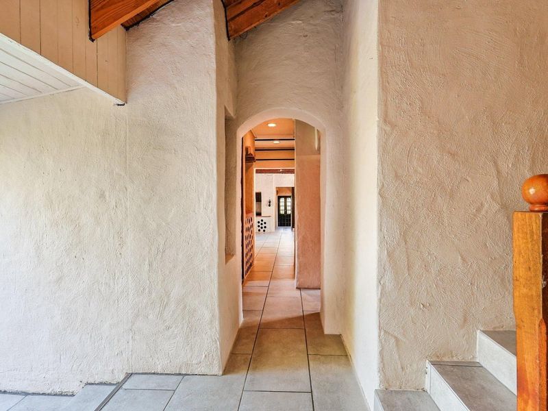 Experience Luxury Living in Waterkloof Ridge - Photo 9