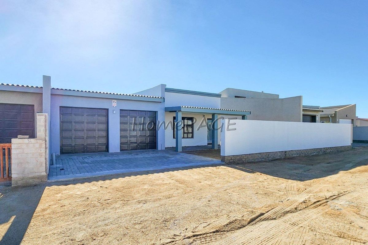 Ext 10, Henties Bay:  Newly renovated 3 Bedr home on the south dune - Photo 3