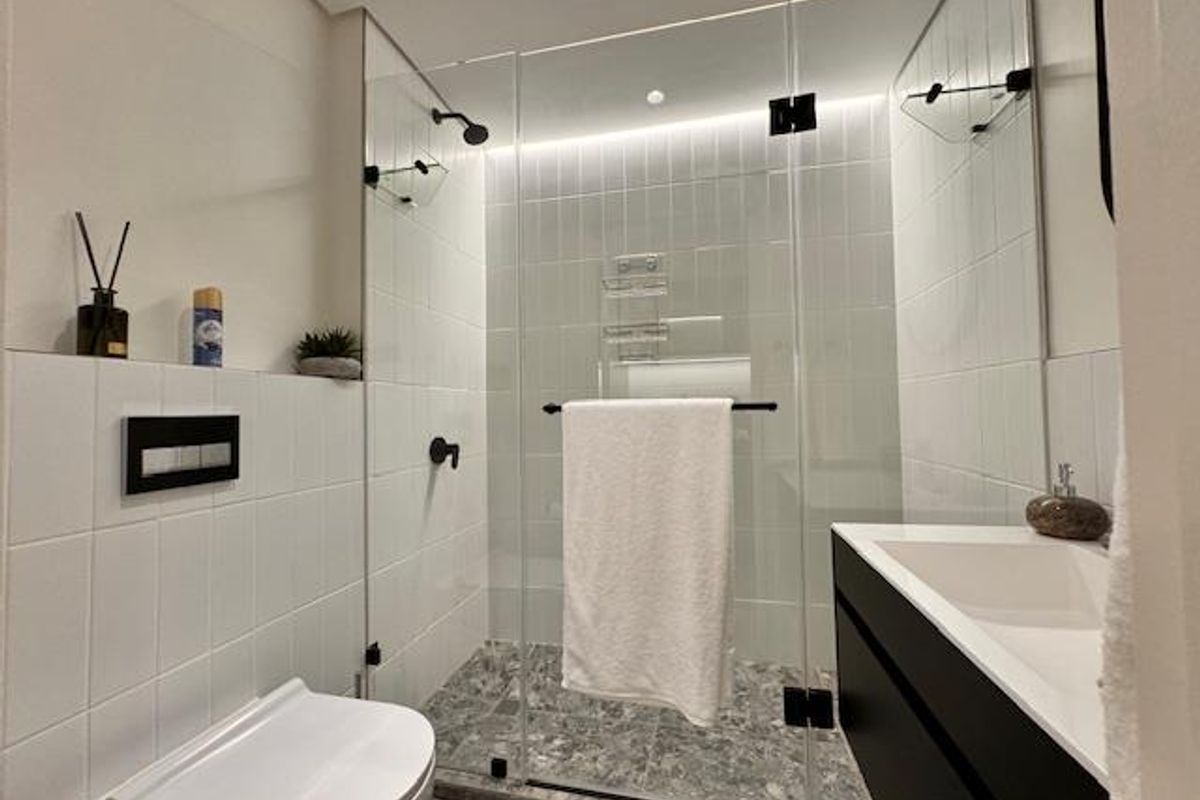 Modern Studio in Station House - Photo 4