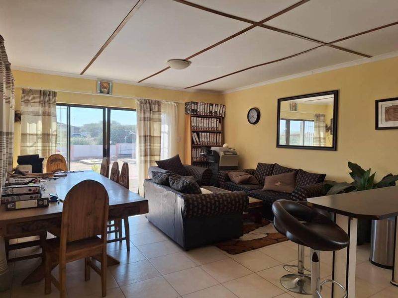 3 Bedroom House For Sale in Brakwater - Photo 2