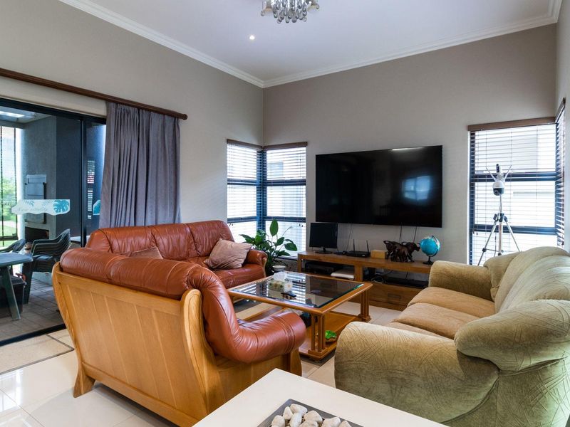 Exclusive La Como Estate: A Lifestyle of Elegance! - Photo 10