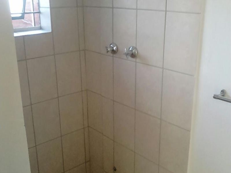 Modern Apartment for Rent - Photo 9