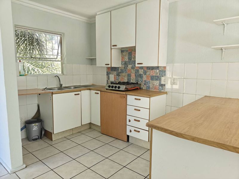 2 Bedroom Apartment for Sale in Vorna Valley - Midrand. - Photo 3