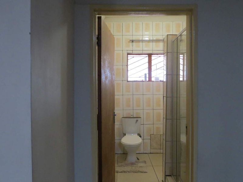 "Exclusive Corner Property: Residential & Business Ready in Central Okahandja!" - Photo 7