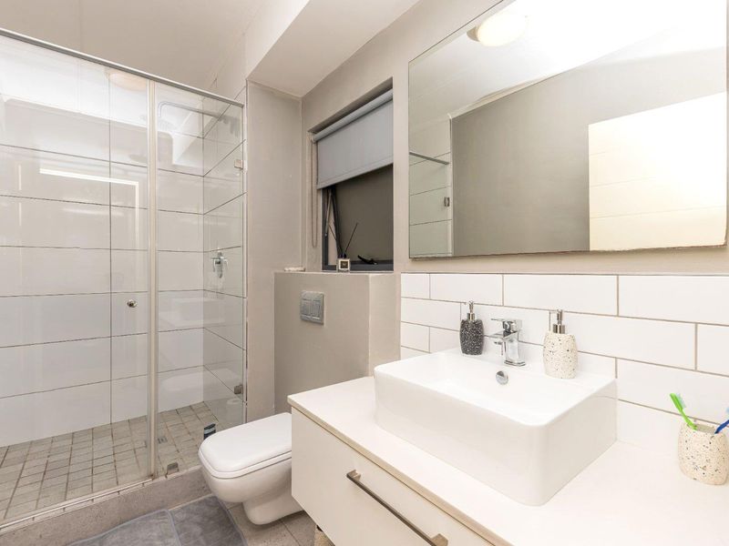 LOCK-UP-AND-GO AIRBNB / INVESTMENT PROPERTY - Photo 9