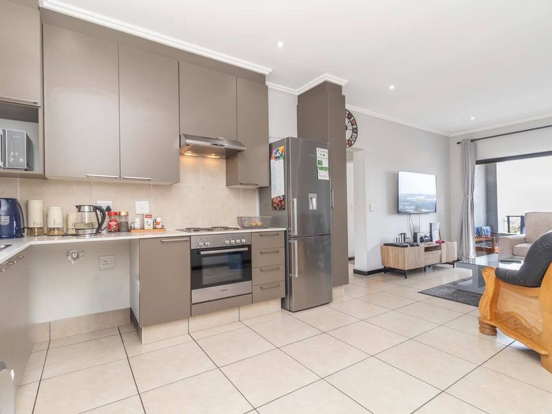 Amazing views and stylish apartment in Barbeque Downs - Photo 8