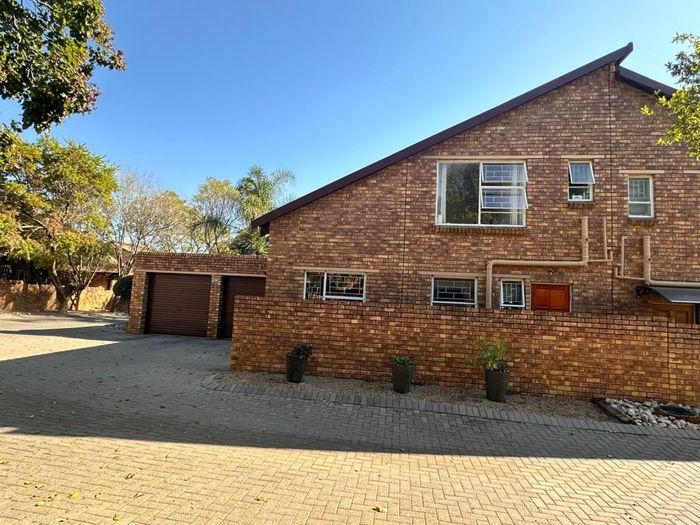 Property #2375744, Townhouse Rental Monthly in Wilgeheuwel