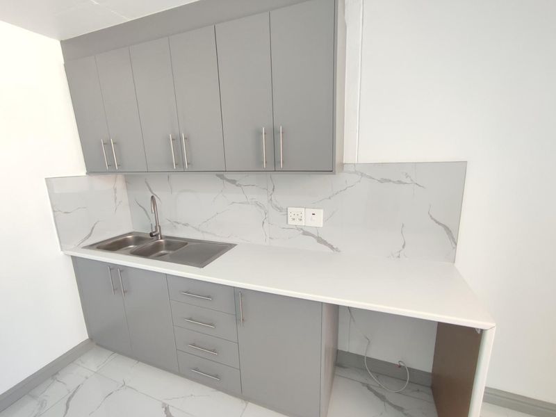 1 Bedroom Apartment For Sale In Wynberg - Photo 7