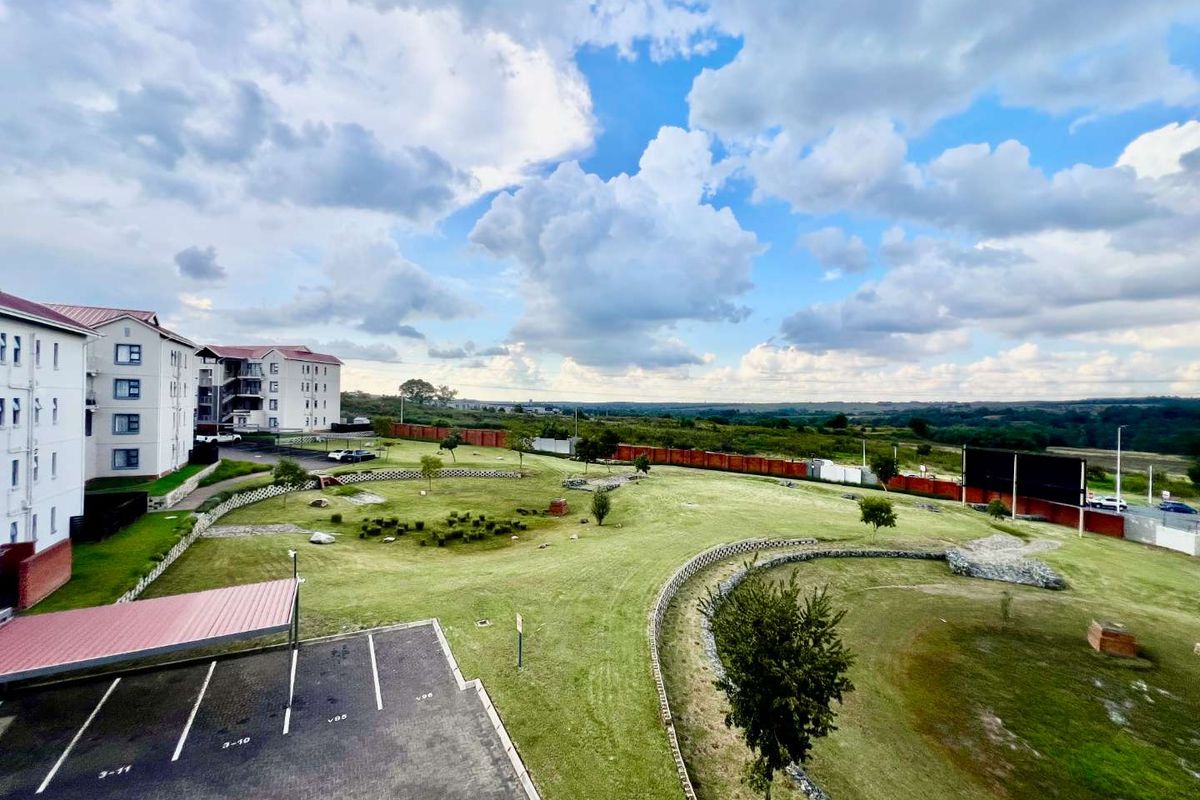 Modern Living with Unmatched Estate Views!" - Photo 3