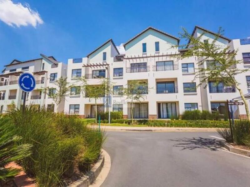 2 Bedroom Loft at the View Estate complex in Dainfern - Photo 3